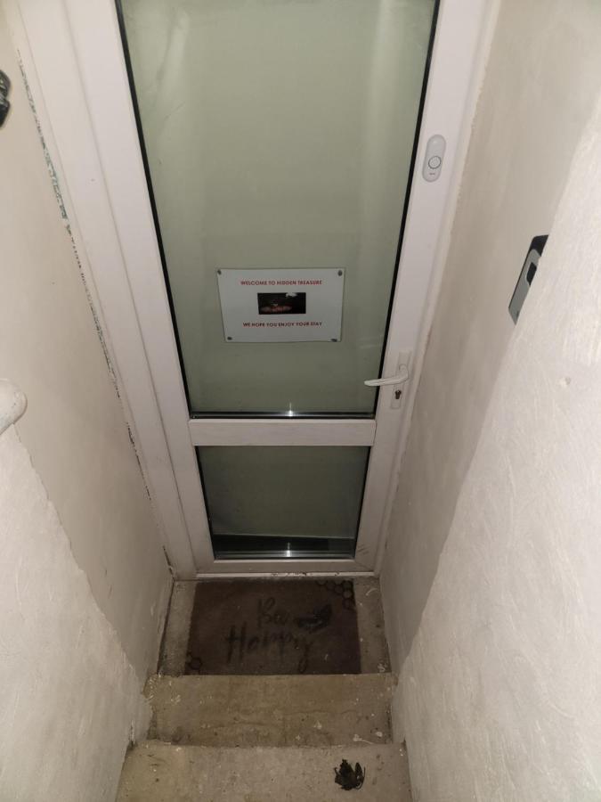 Ferienwohnung Hidden Treasure-Netflix And Wi-Fi-Basement Flat Gillingham  Exterior foto