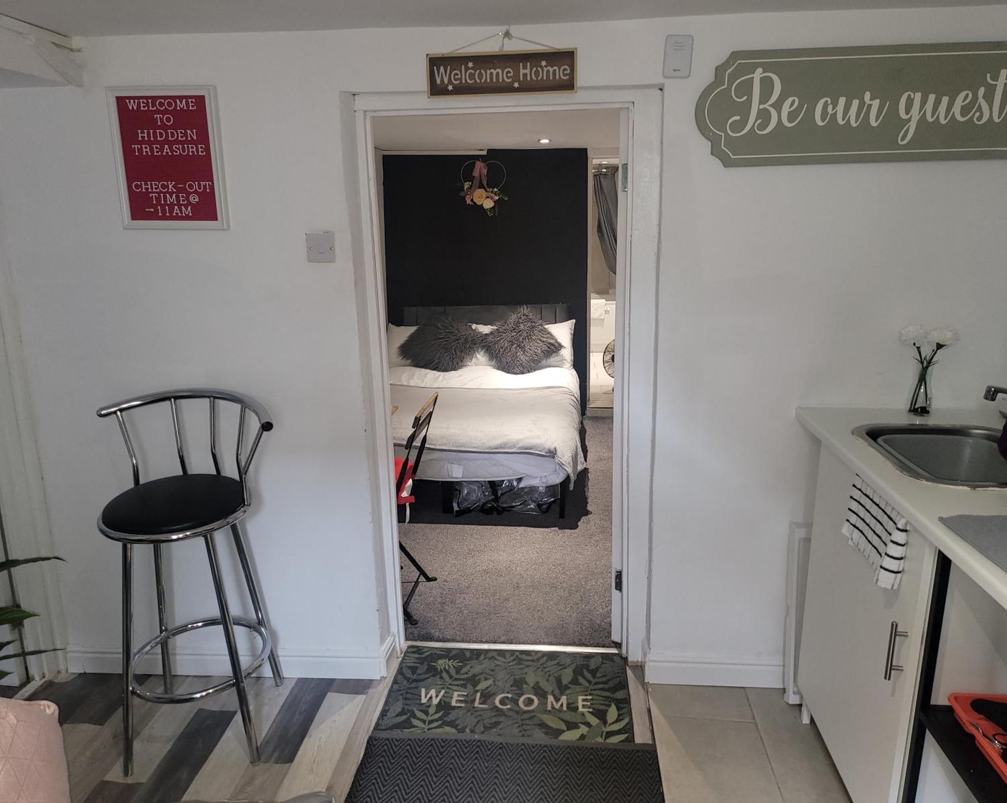 Ferienwohnung Hidden Treasure-Netflix And Wi-Fi-Basement Flat Gillingham  Exterior foto